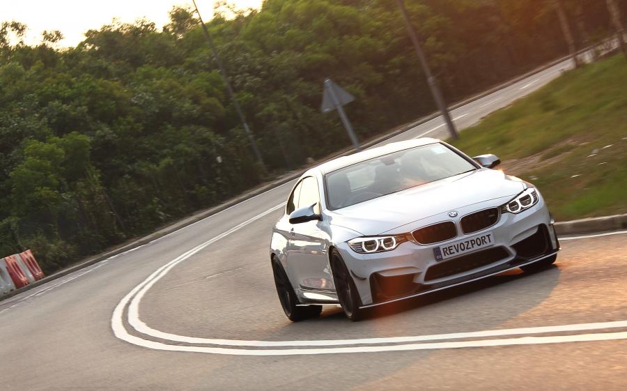  BMW M4 Coupe by RevoZport 2015 года  (фото 2 из 22)